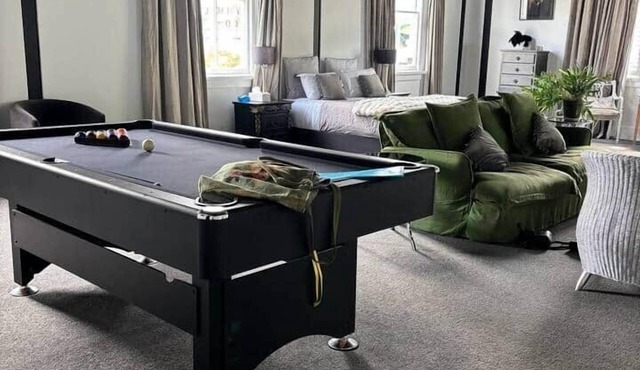 Te Aroha Courthouse Retreat – Walk to Town