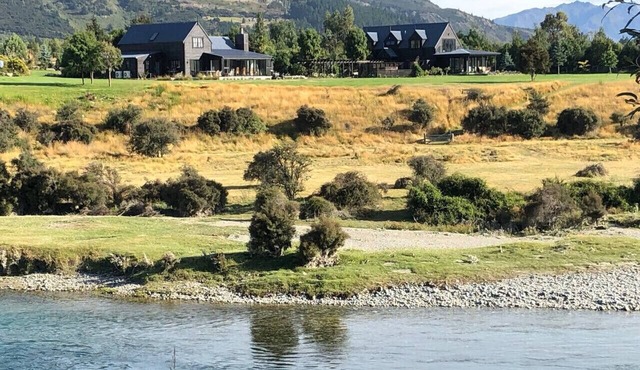 Te Awa Lodge Riverside retreat