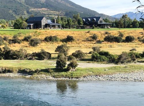 Te Awa Lodge Riverside retreat