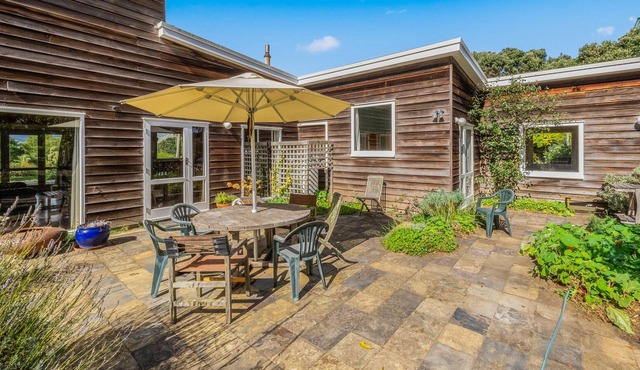 Te Horo Beach Retreat - Te Horo Beach Holiday Home