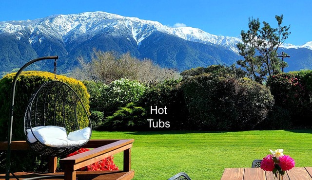 Te Mahuru Retreat Kaikoura. 2 Hot Tubs, Outstanding Views, Space to Play & Relax