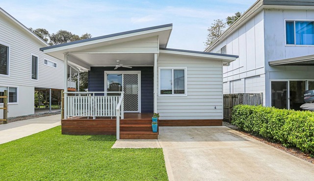 Tea Gardens Cosy Cottage