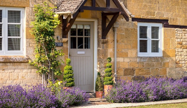 Teachers House Cotswolds Lux Cottage Grd, Daylesford, Stow, Oxford, Soho Farm.