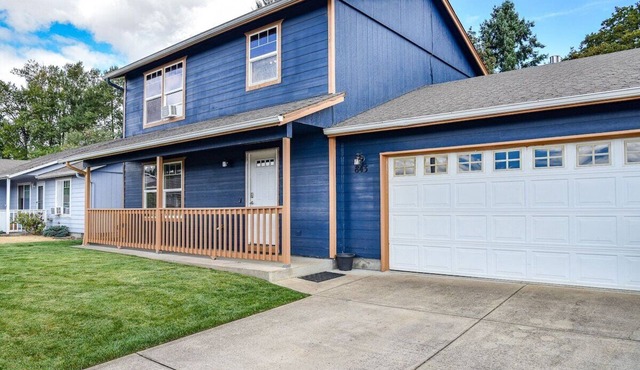 Teak: a Family Home. 5 TVs, backyard, pet friendly