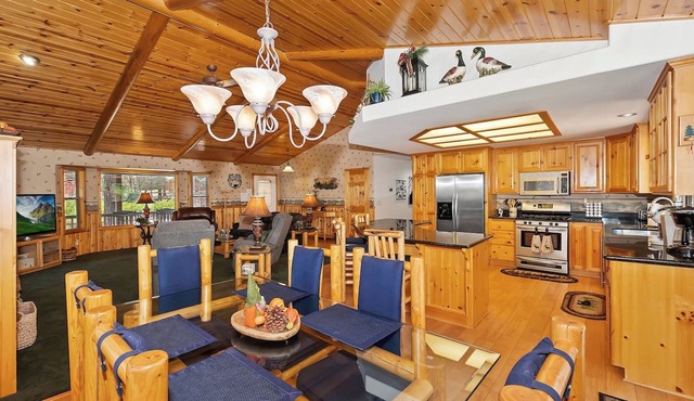 Teakwood Cozy Wood Cabin with Fireplace