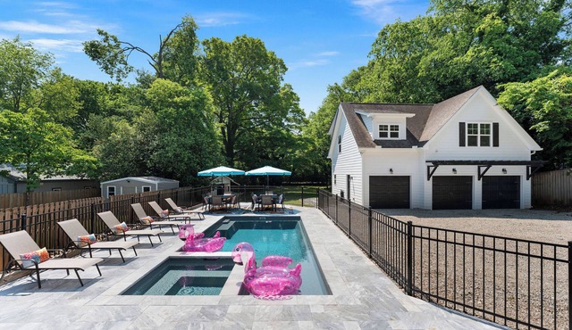 Team Retreat - Pool, HotTub, Fire Pit - Sleeps 14
