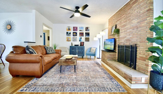 Tech Terrace Bungalow~Pet Friendly Yard~Walk To TTU Campus!