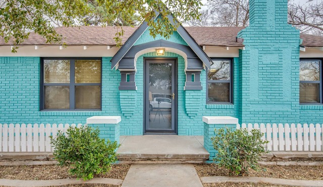 Tech Terrace Cottage-Just 3 Blocks from TTU!