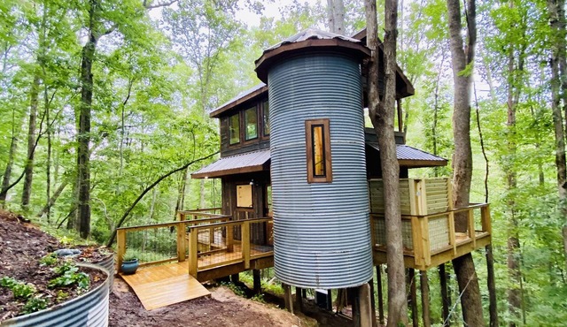 Tech Time: Secluded Treehouse Overlooking Creek