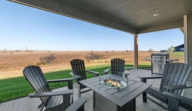 Tee'd Up Colbert Hills at Home Stay MHK