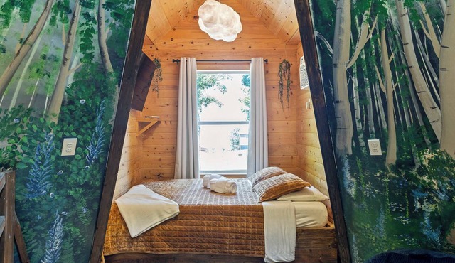 TeePee at Paradise Point with a hot tub, fire pit, & grill!