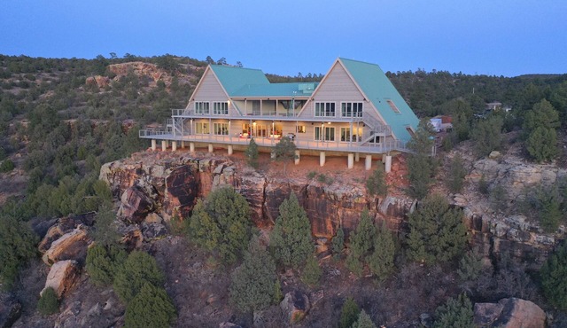 Teepee Lodge at giant ranch with horses & firearms & trailrides, New Mexico