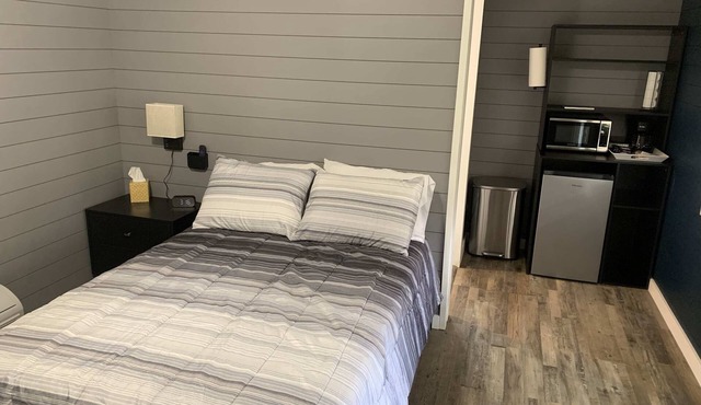 TeePee Room 4 - Newly Renovated
