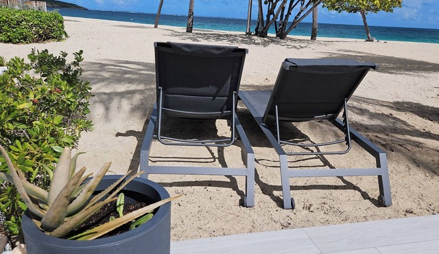 Tekila Beach condo-apartment on the beach and Caribbean Sea in St-Martin, SXM.