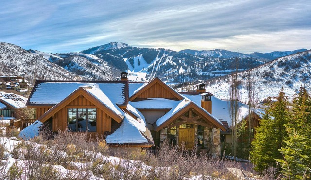 Telemark Luxury Retreat by AvantStay | Stunning Views w/Theatre Room!