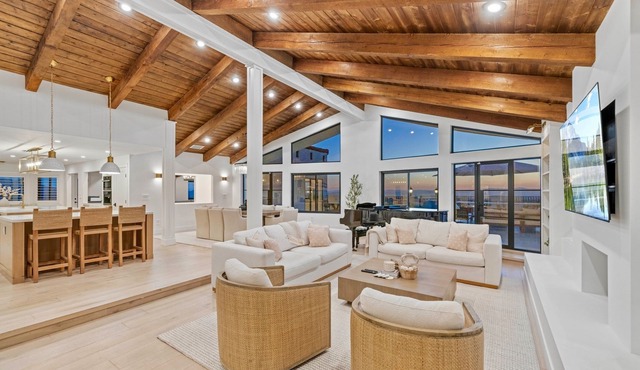 Temecula Vineyard View Mansion-AMAZING VIEWS, Pool/Hot Tub, 10 Acres, Mini Golf