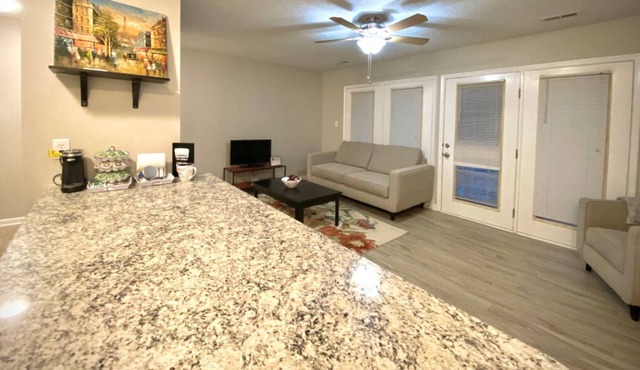Temp/Corporate Stay-Downtown Raleigh access to RTP