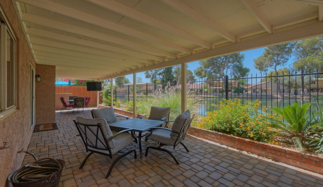 Tempe LAKE Front Home: Pvt Htd POOL, Walk to Dock, 2 Kayaks & Gear, Fishing, Bird Watching