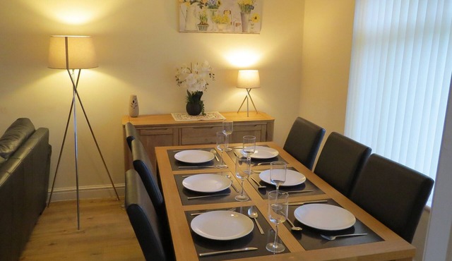 Templecombe 3 Bed House - Sleeps 5