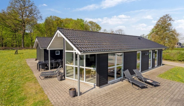 "Tenaya" - 200m from the sea by Interhome