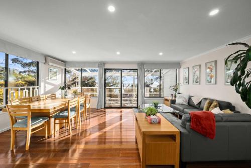 Tenby Point Waterfront Views & Tranquil Garden