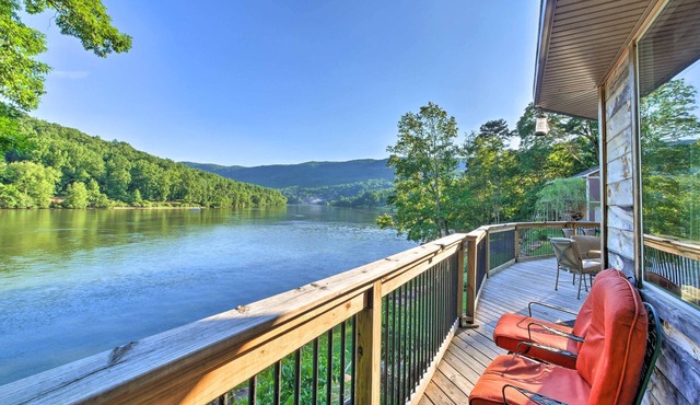 Tenn River Cabin w/Hot Tub - 10 Mi to Chattanooga