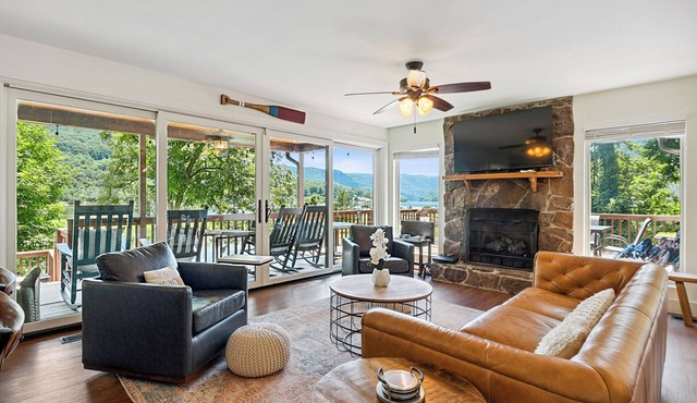 Tennessee Riverfront Cottage, HOT TUB on 3 Acres