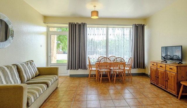 Tennyson First Floor Apartment