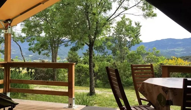 Tent Comfort "Lodge" 30m2 - 2 Schlafzimmer - ohne private Sanitär - überdachte Terrasse 5 Personen