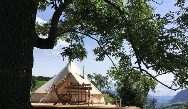 Tent holidays Into the Wäid "Tent under the ash tree"