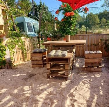 TENTES sur une aire privée en pleine nature