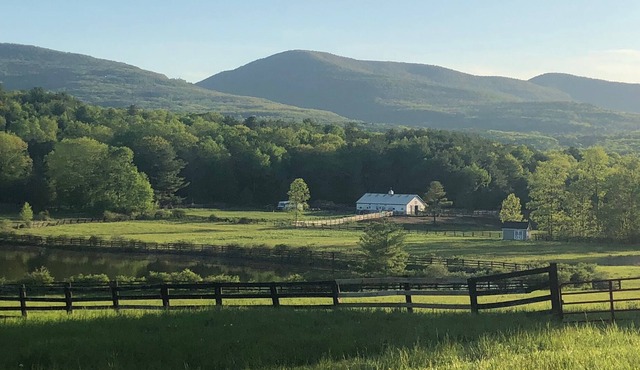 Tentrr Signature Site - Moon Song Farm