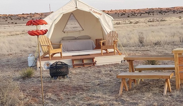 Tentrr Signature Site - Furnished Stunning Painted Desert Camping on Route 66 -