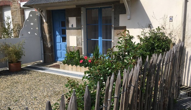 TERBELOC * Pretty Breton house located in the heart of Cancale