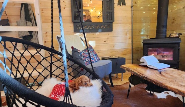 Teremok Log Cabin & Cedar Hot Tub & Sauna on Wood