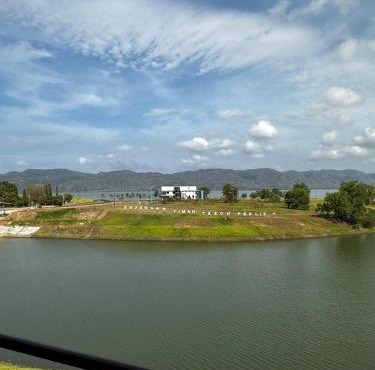 Terinai Tasoh Lake View Resort and Cafe