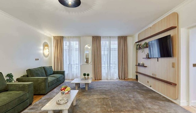 Terrace apartment Trocadero Eiffel Tower by Studio Prestige
