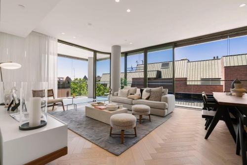 Terrace Boutique in the Heart of The Rocks