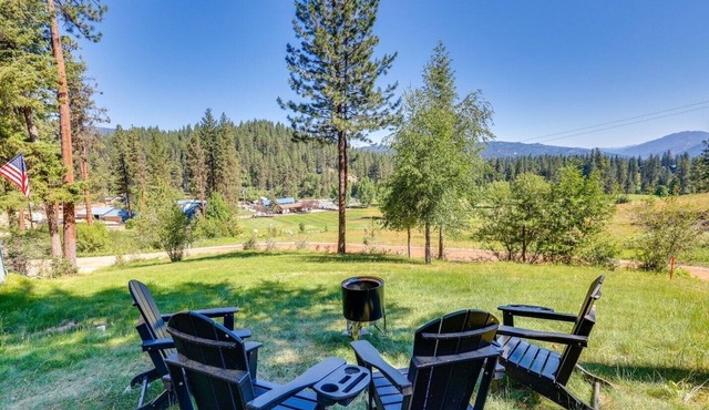 Terrace Lakes Cabin- Walk to golf & hot springs!