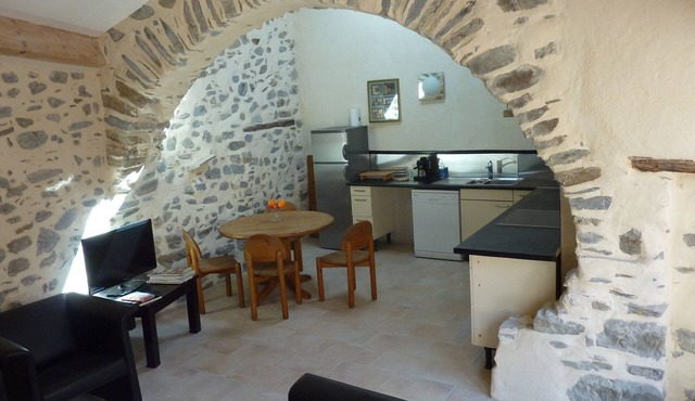 Terrace, large kitchen, WLAN, high quality equipped! Garden 2 min from the house