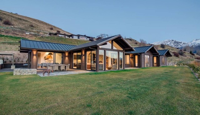 Terrace Lodge - Stunning views of Lake Hayes