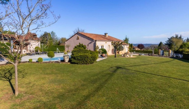 Terrace, villa with pool overlooking the hills and private pool