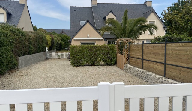 Terraced house closed in a quiet area 500m from the town