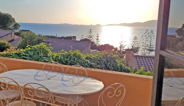 Terraced house with 3 bedrooms and garden, only 100m. from the beach