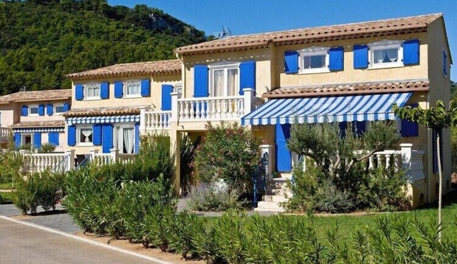 Terraced House in Vidauban with Pool