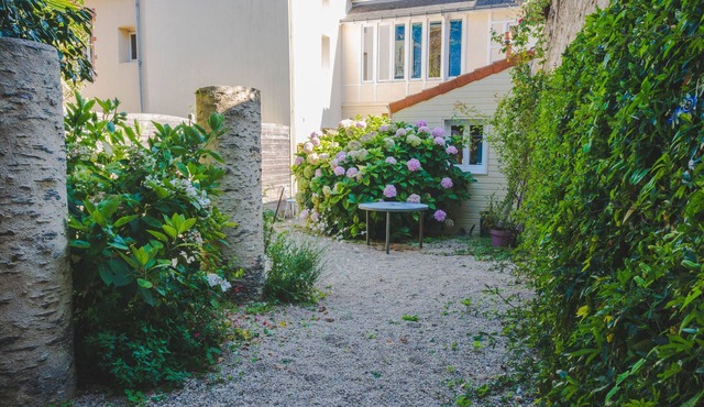 Terraced house with enclosed garden and terrace 200m from the beach - Old Port of Pornic