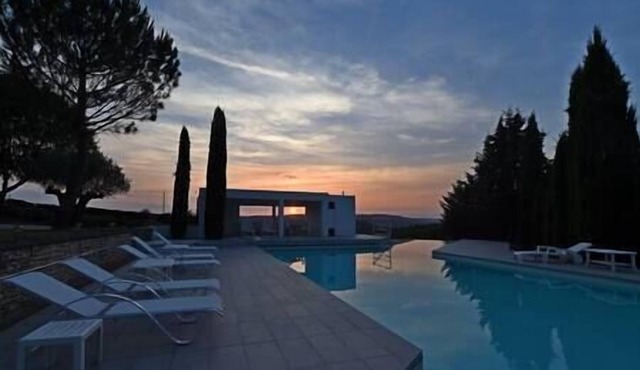 Terral house, private swimming pool, close to SARLAT, ROCAMADOUR