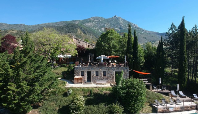 Terre des Baronnies. Cabanes