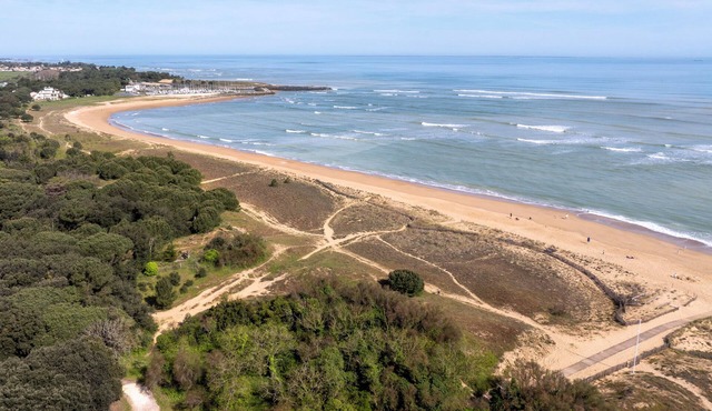 Terres de France - Hameaux des Marines