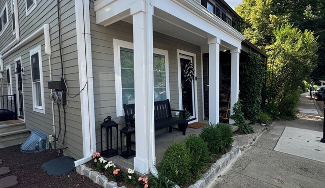 Terrific 1-bedroom River Front house in Lambertville with WiFi